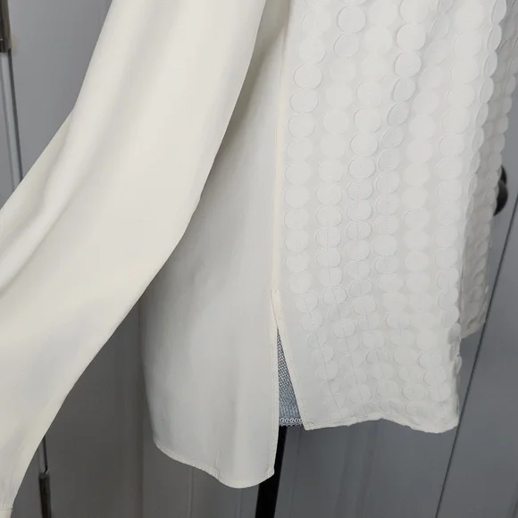 AKRIS punto silk ivory long sleeve bouse, size 6. - Picture 4 of 13